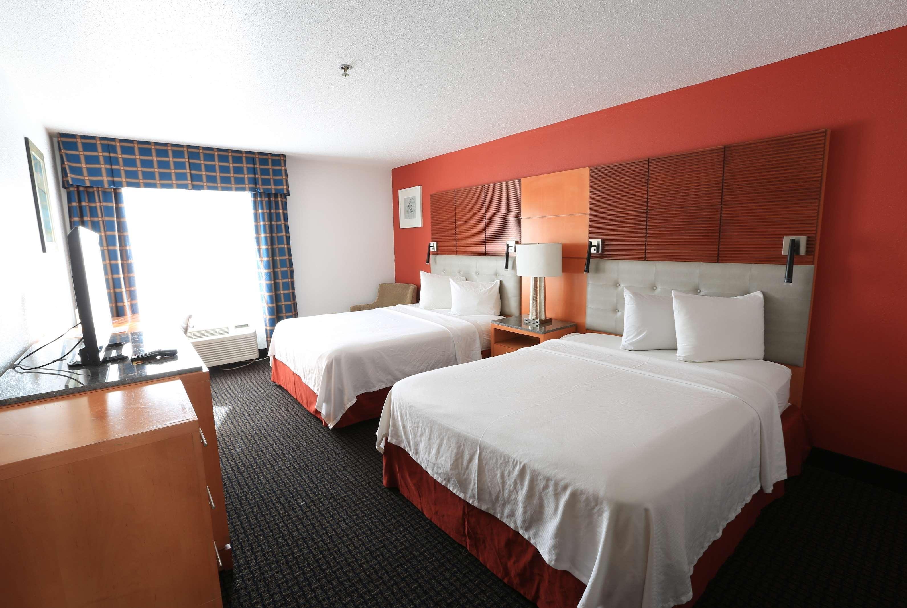 Days Inn By Wyndham Calumet Park Экстерьер фото