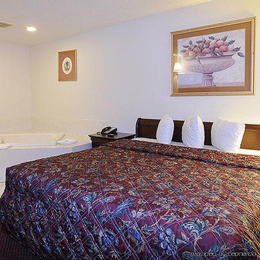 Days Inn By Wyndham Calumet Park Экстерьер фото