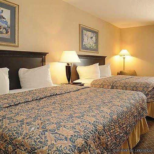 Days Inn By Wyndham Calumet Park Экстерьер фото